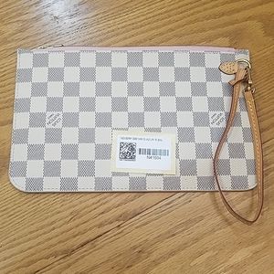 Louis vuitton wristlet